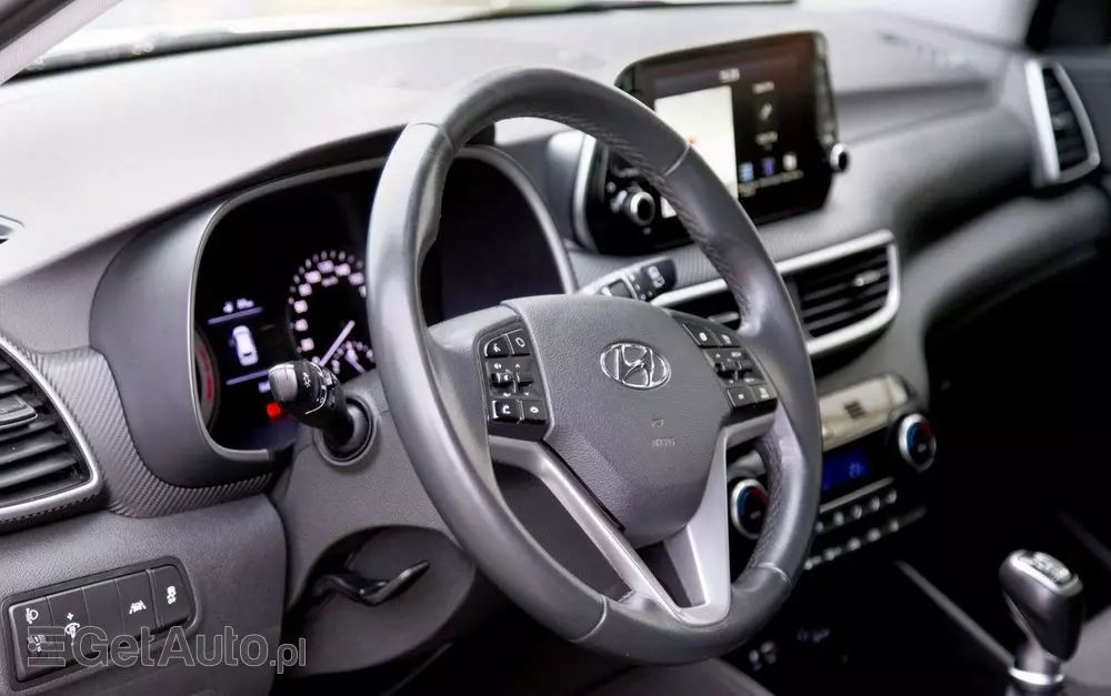 HYUNDAI Tucson 