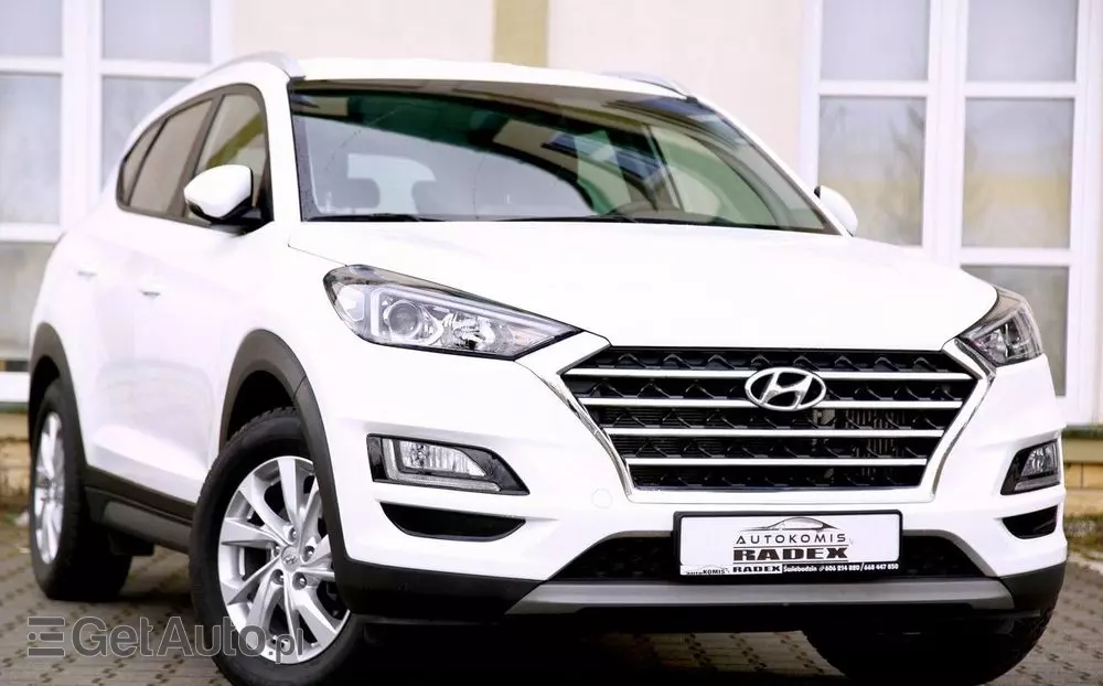HYUNDAI Tucson 