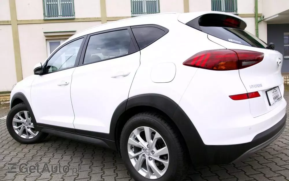 HYUNDAI Tucson 