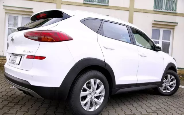 HYUNDAI Tucson 