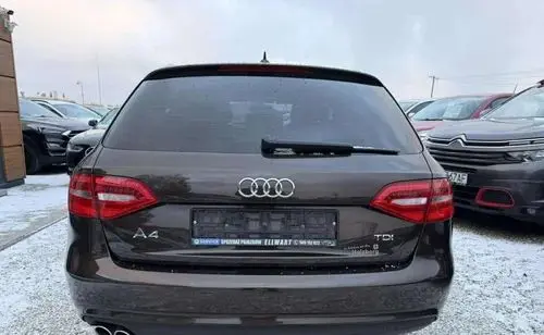 AUDI A4 