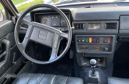 VOLVO 244 