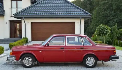 VOLVO 244 