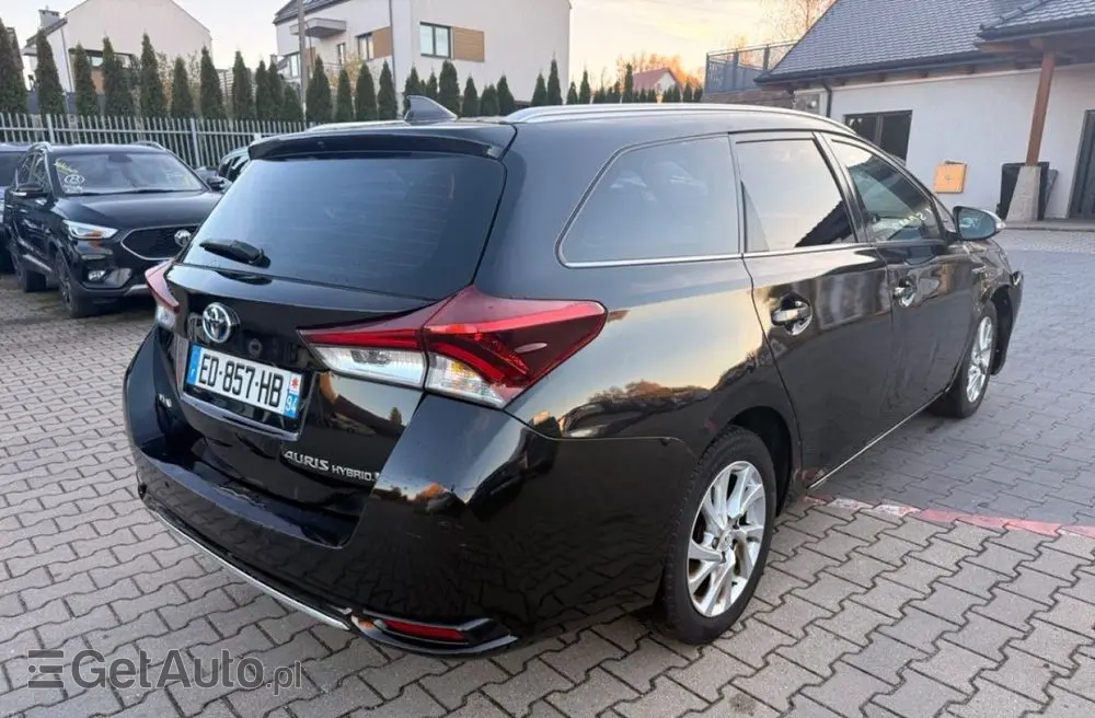 TOYOTA Auris 