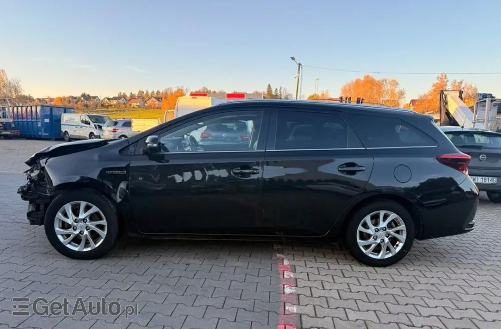 TOYOTA Auris 
