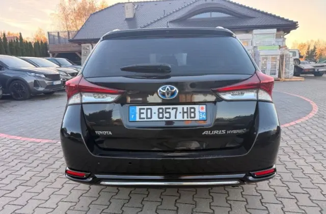 TOYOTA Auris 