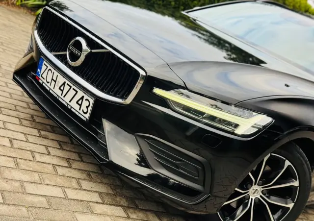 VOLVO V60 D4 Geartronic Momentum Pro