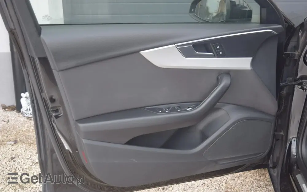 AUDI A4 Avant 40 TFSI S tronic advanced