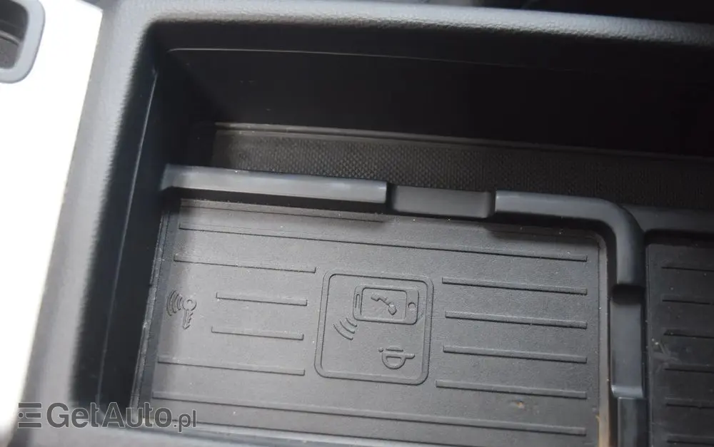 AUDI A4 Avant 40 TFSI S tronic advanced