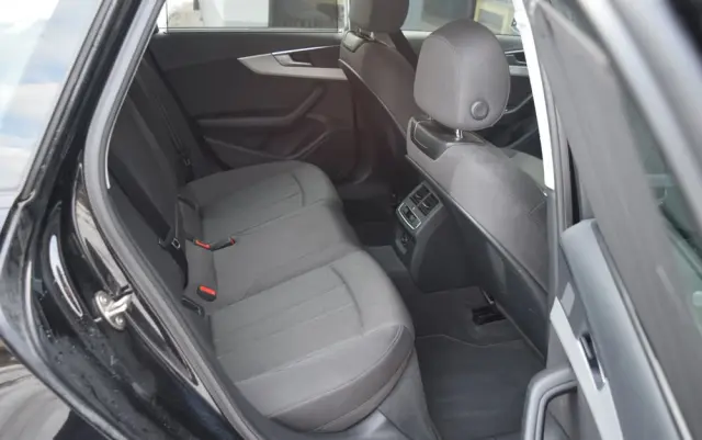 AUDI A4 Avant 40 TFSI S tronic advanced