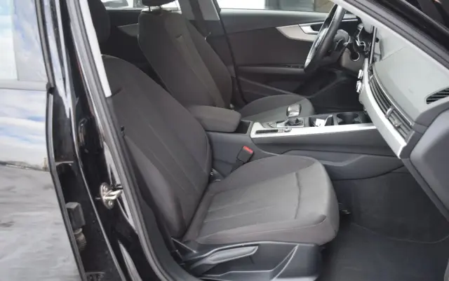 AUDI A4 Avant 40 TFSI S tronic advanced