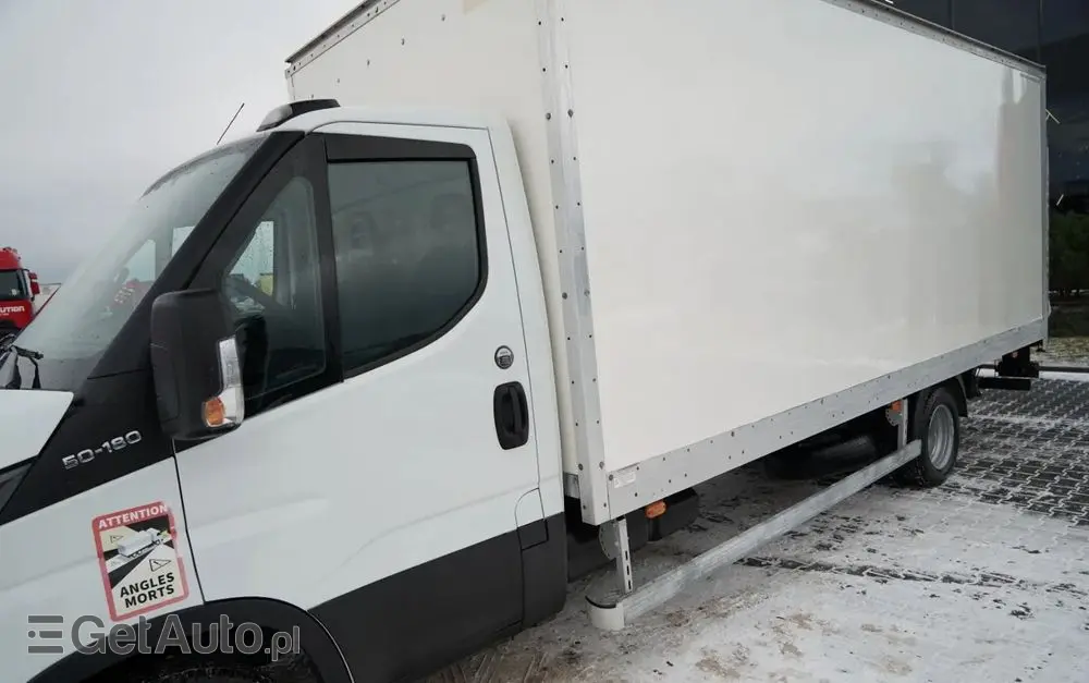 IVECO DAILY 50-180 /  IZOTERMA  / KONTENER  5,5 M / WINDA DHOLLANDIA / ROLETA BOCZNA / HI-MATIC 