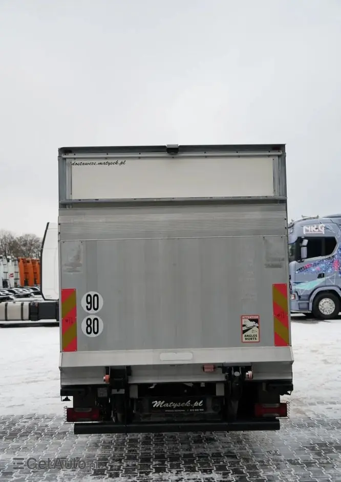 IVECO DAILY 50-180 /  IZOTERMA  / KONTENER  5,5 M / WINDA DHOLLANDIA / ROLETA BOCZNA / HI-MATIC 