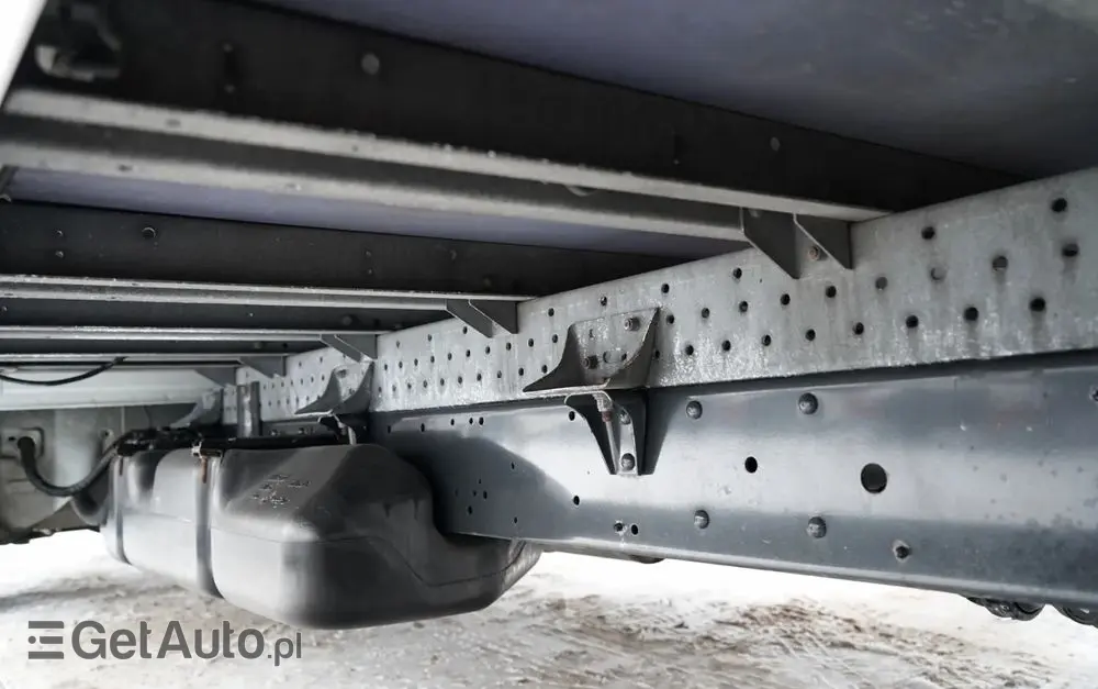 IVECO DAILY 50-180 /  IZOTERMA  / KONTENER  5,5 M / WINDA DHOLLANDIA / ROLETA BOCZNA / HI-MATIC 