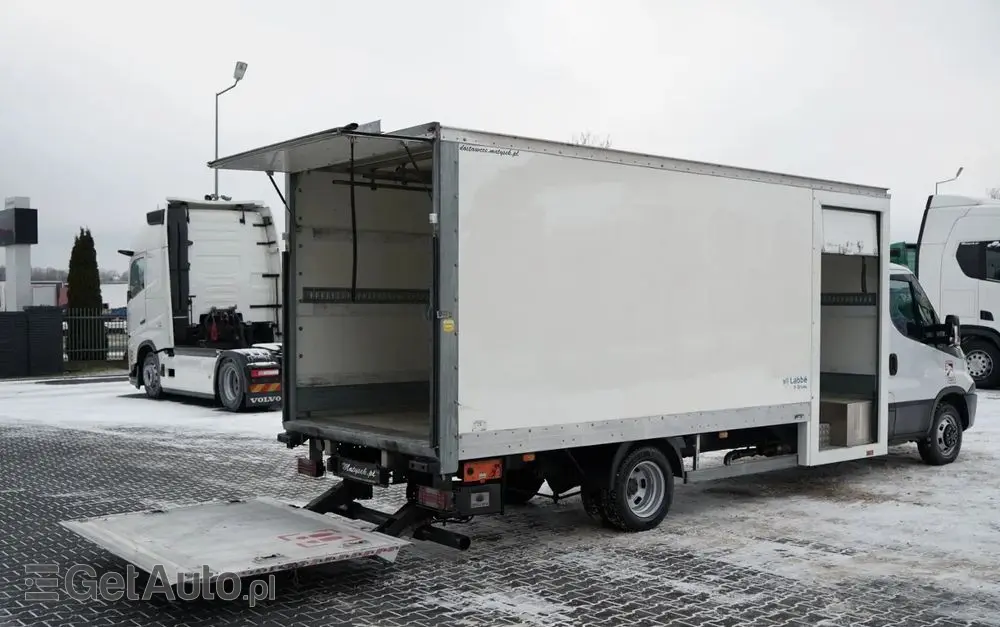 IVECO DAILY 50-180 /  IZOTERMA  / KONTENER  5,5 M / WINDA DHOLLANDIA / ROLETA BOCZNA / HI-MATIC 