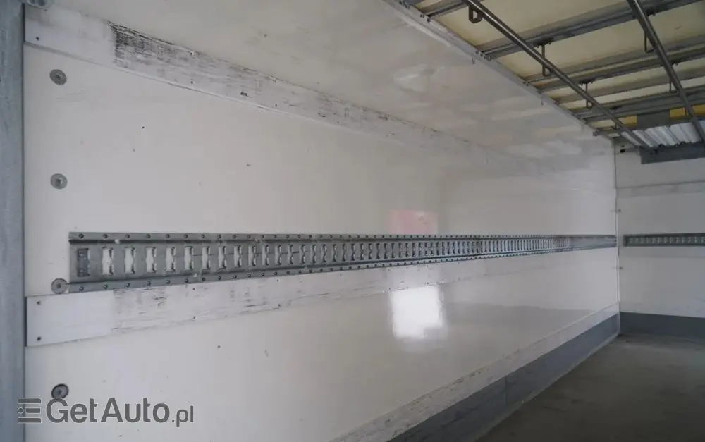 IVECO DAILY 50-180 /  IZOTERMA  / KONTENER  5,5 M / WINDA DHOLLANDIA / ROLETA BOCZNA / HI-MATIC 