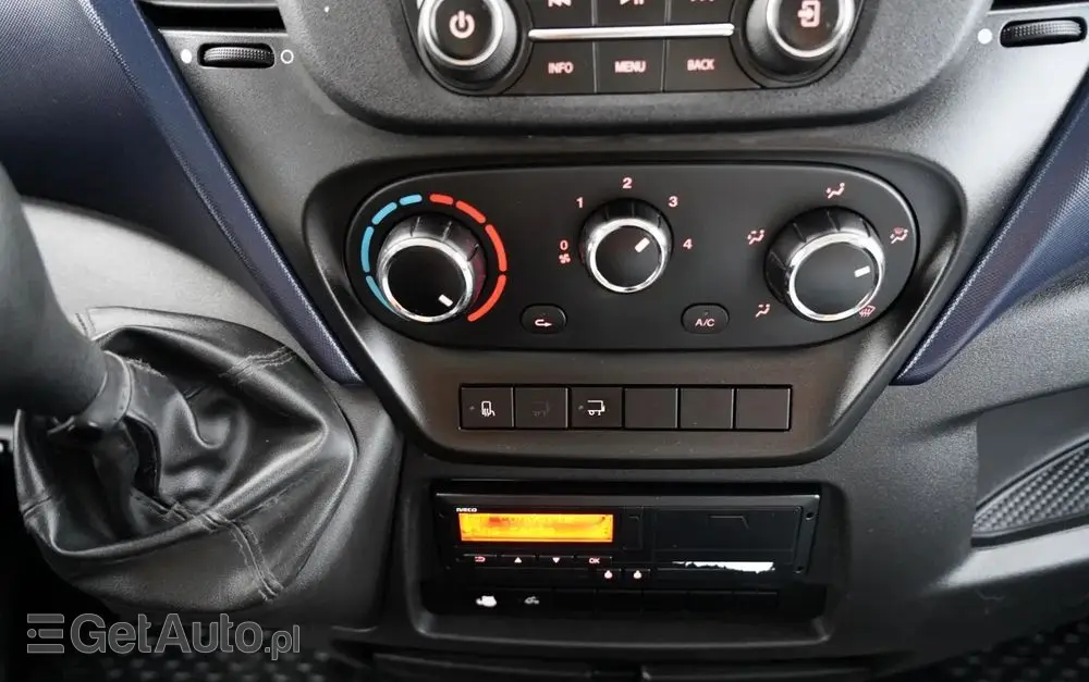 IVECO DAILY 50-180 /  IZOTERMA  / KONTENER  5,5 M / WINDA DHOLLANDIA / ROLETA BOCZNA / HI-MATIC 