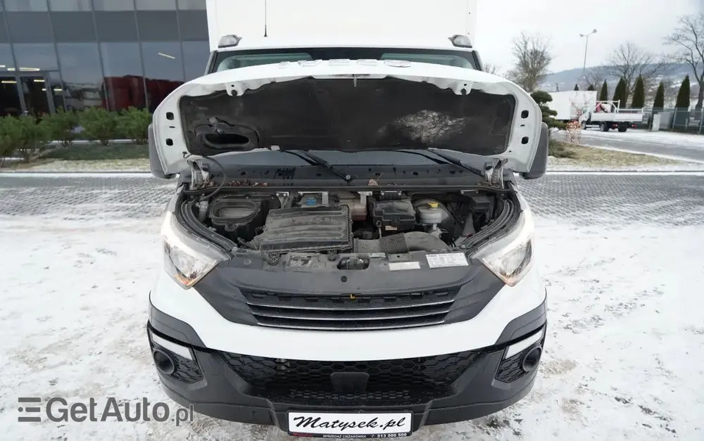 IVECO DAILY 50-180 /  IZOTERMA  / KONTENER  5,5 M / WINDA DHOLLANDIA / ROLETA BOCZNA / HI-MATIC 