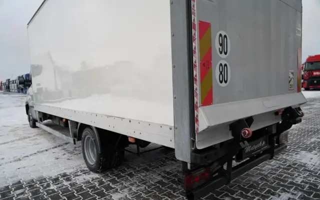 IVECO DAILY 50-180 /  IZOTERMA  / KONTENER  5,5 M / WINDA DHOLLANDIA / ROLETA BOCZNA / HI-MATIC 