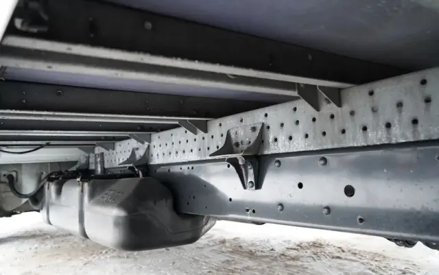 IVECO DAILY 50-180 /  IZOTERMA  / KONTENER  5,5 M / WINDA DHOLLANDIA / ROLETA BOCZNA / HI-MATIC 