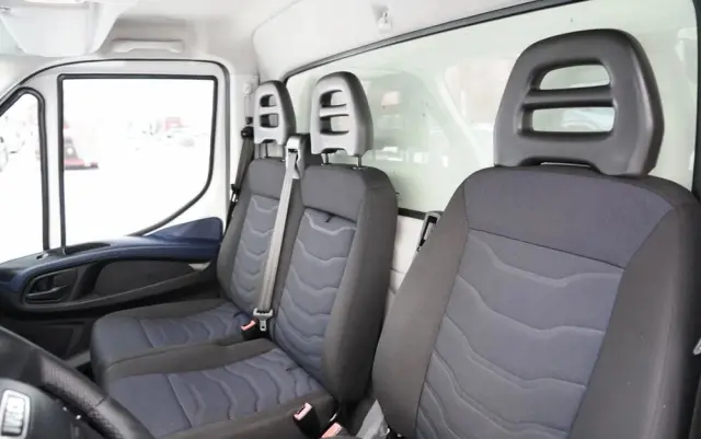 IVECO DAILY 50-180 /  IZOTERMA  / KONTENER  5,5 M / WINDA DHOLLANDIA / ROLETA BOCZNA / HI-MATIC 