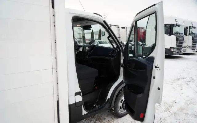 IVECO DAILY 50-180 /  IZOTERMA  / KONTENER  5,5 M / WINDA DHOLLANDIA / ROLETA BOCZNA / HI-MATIC 