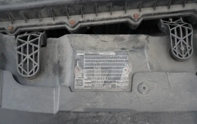 IVECO DAILY 50-180 /  IZOTERMA  / KONTENER  5,5 M / WINDA DHOLLANDIA / ROLETA BOCZNA / HI-MATIC 