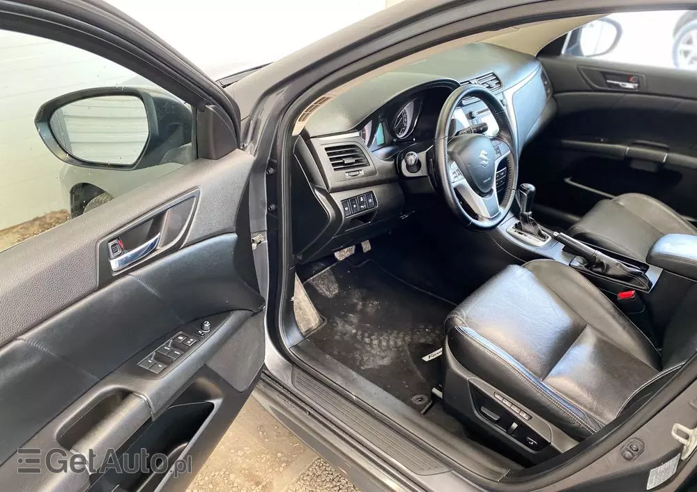 SUZUKI Kizashi 2.4 Sport 4WD CVT