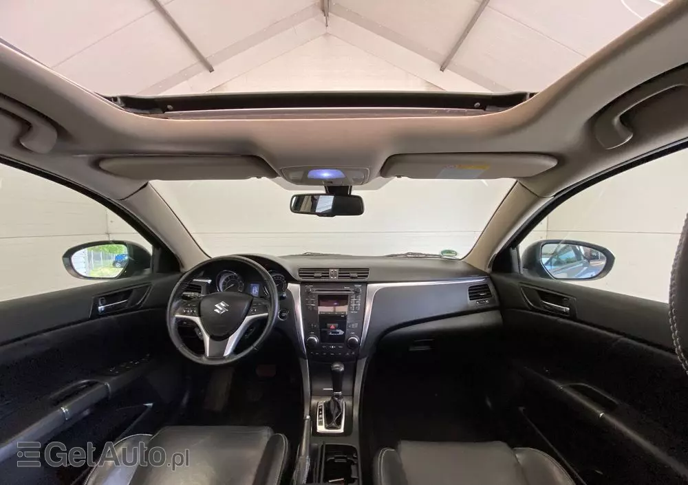 SUZUKI Kizashi 2.4 Sport 4WD CVT