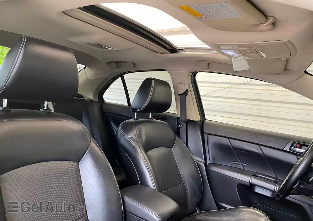 SUZUKI Kizashi 2.4 Sport 4WD CVT