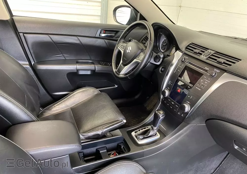 SUZUKI Kizashi 2.4 Sport 4WD CVT