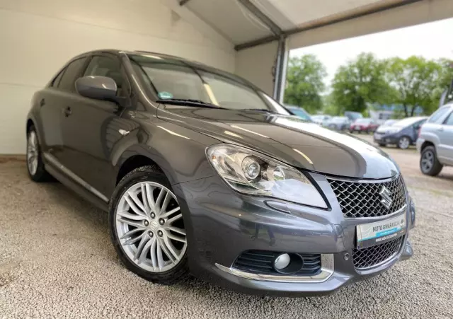 SUZUKI Kizashi 2.4 Sport 4WD CVT