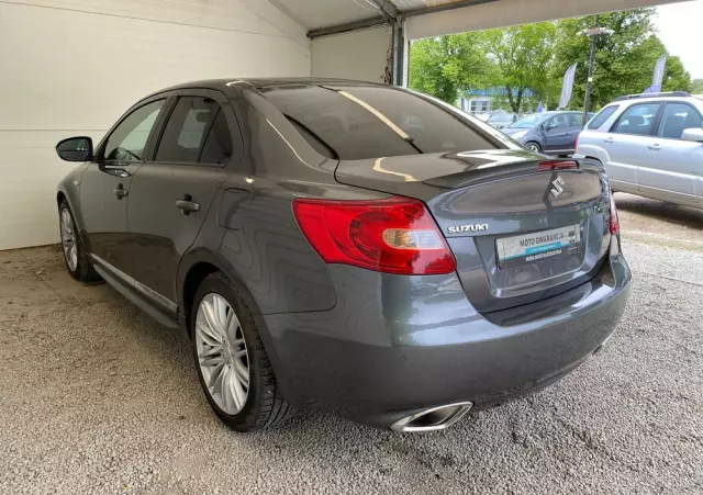 SUZUKI Kizashi 2.4 Sport 4WD CVT
