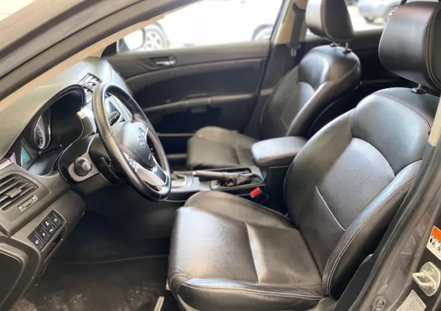 SUZUKI Kizashi 2.4 Sport 4WD CVT