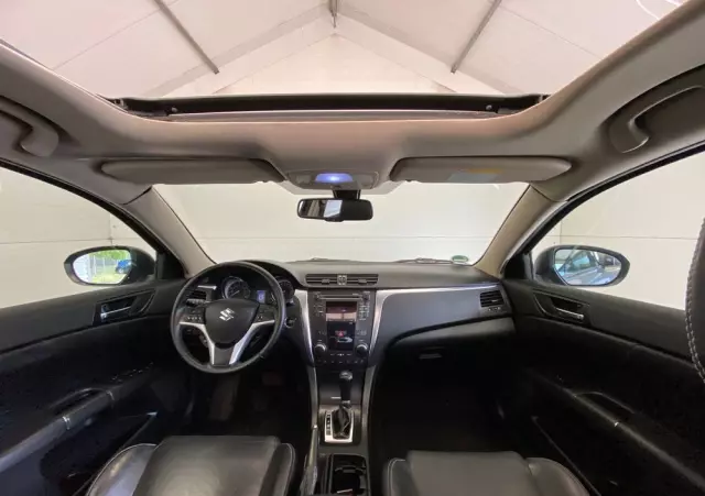 SUZUKI Kizashi 2.4 Sport 4WD CVT