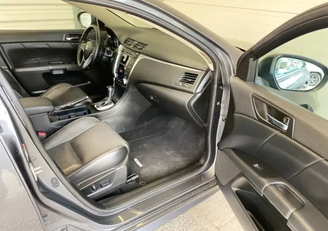 SUZUKI Kizashi 2.4 Sport 4WD CVT