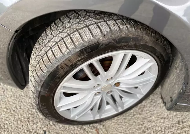 SUZUKI Kizashi 2.4 Sport 4WD CVT