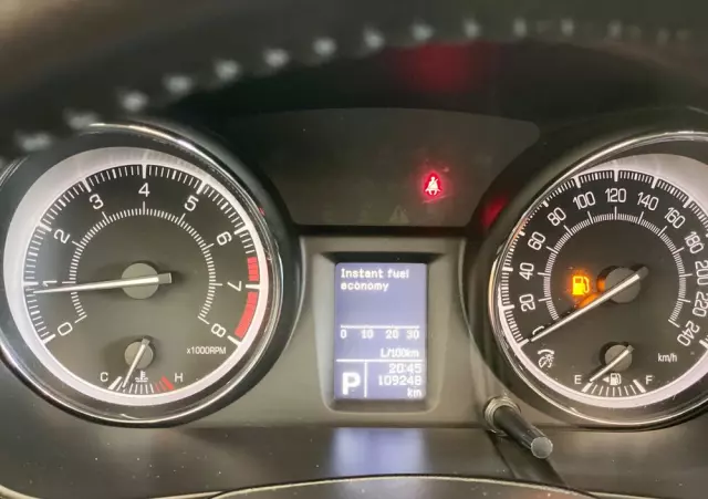 SUZUKI Kizashi 2.4 Sport 4WD CVT