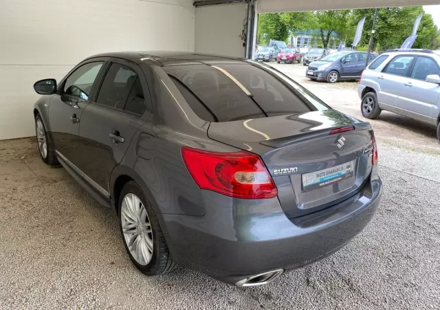 SUZUKI Kizashi 2.4 Sport 4WD CVT