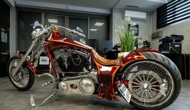 HARLEY DAVIDSON Custom 