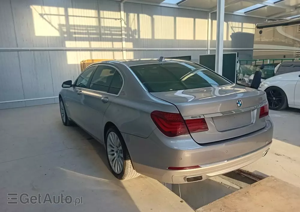 BMW Seria 7 740Li