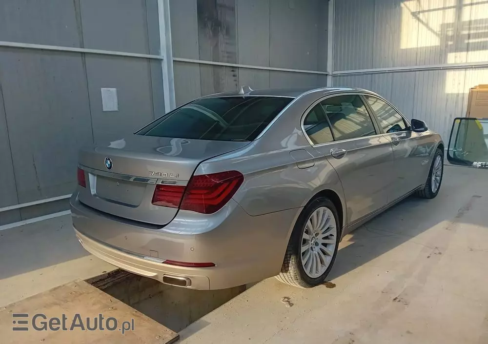 BMW Seria 7 740Li