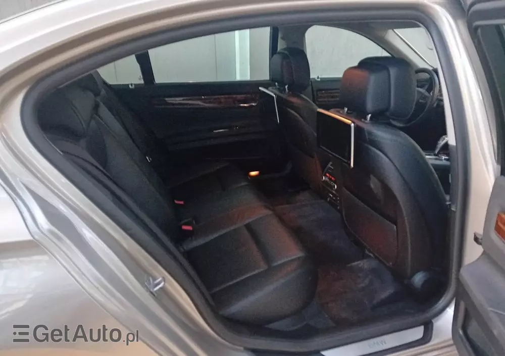 BMW Seria 7 740Li