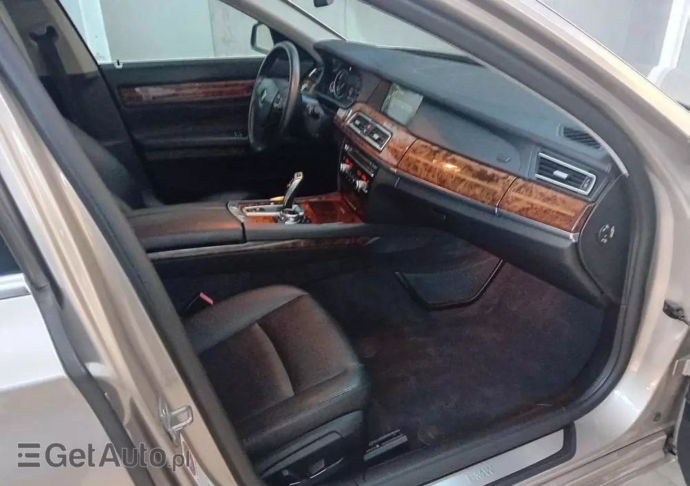 BMW Seria 7 740Li