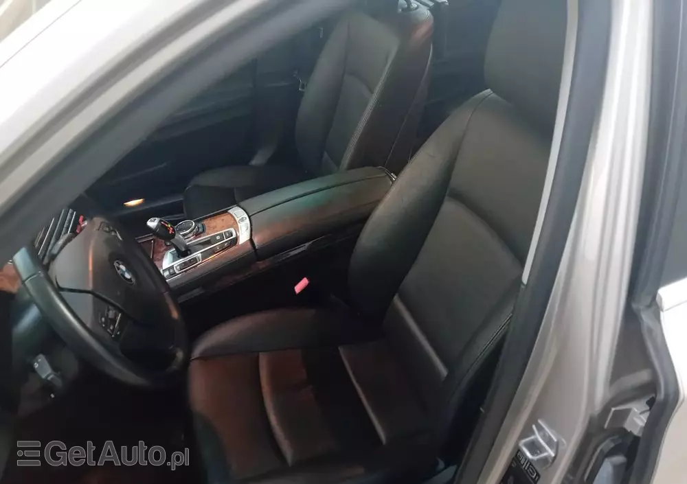 BMW Seria 7 740Li