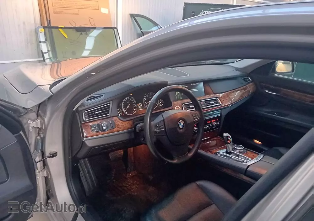 BMW Seria 7 740Li
