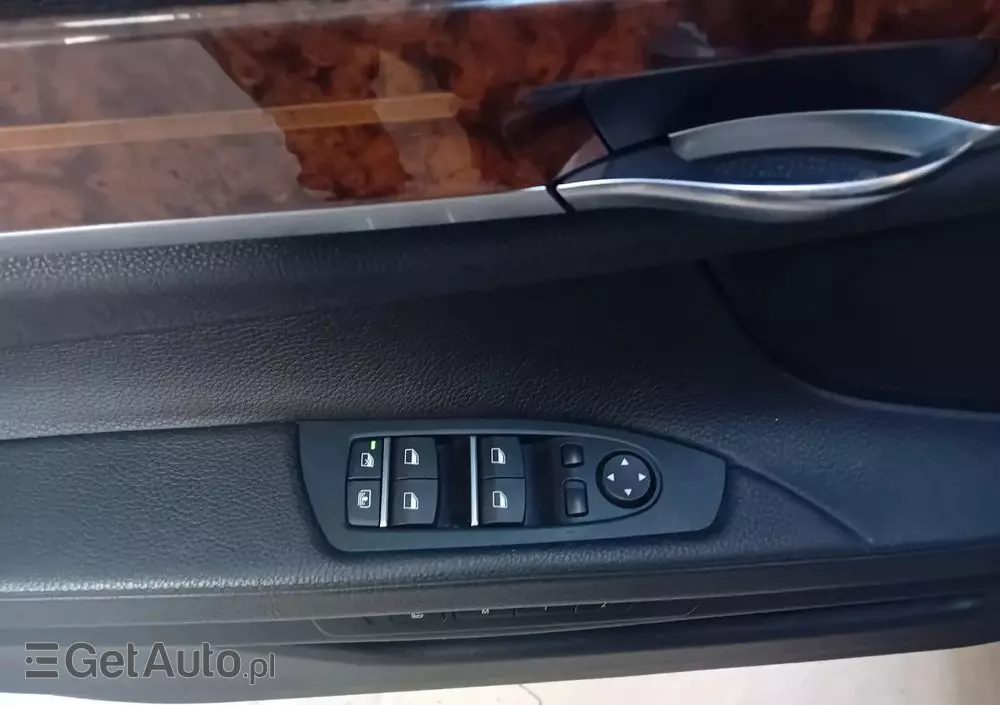 BMW Seria 7 740Li