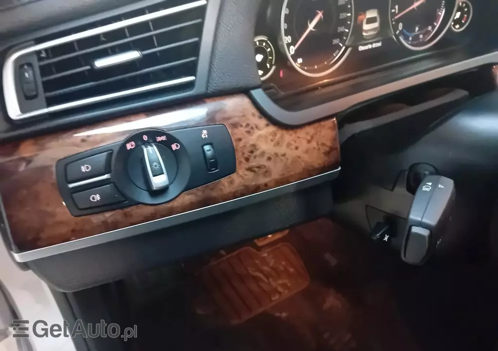BMW Seria 7 740Li