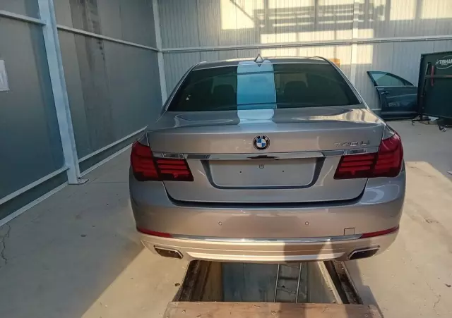 BMW Seria 7 740Li