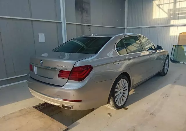BMW Seria 7 740Li